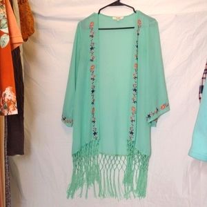 Umgee embroidered kimono S/m